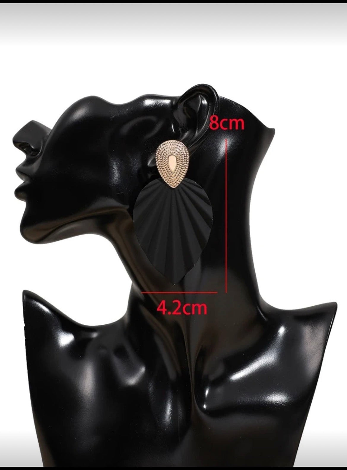 🖤 Eleganckie czarne kolczyki ze złotym akcentem ✨