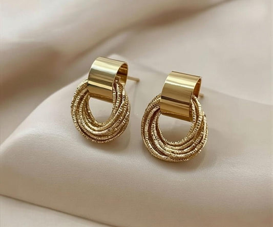 ✨ Złote kolczyki koła – potrójne teksturowane pierścienie ✨