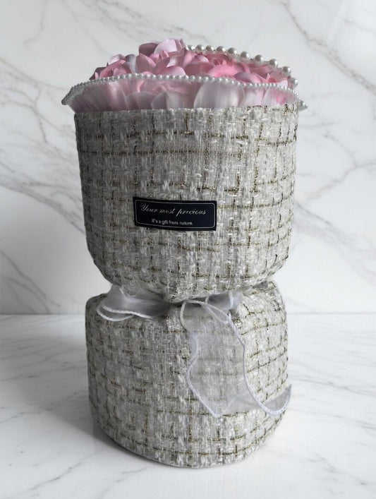 🌸 Wieczne Róże Pudrowy Róż w Eleganckim Pudełku Tweed Premium LED ✨