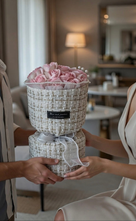 🌸 Wieczne Róże Pudrowy Róż w Eleganckim Pudełku Tweed Premium LED ✨