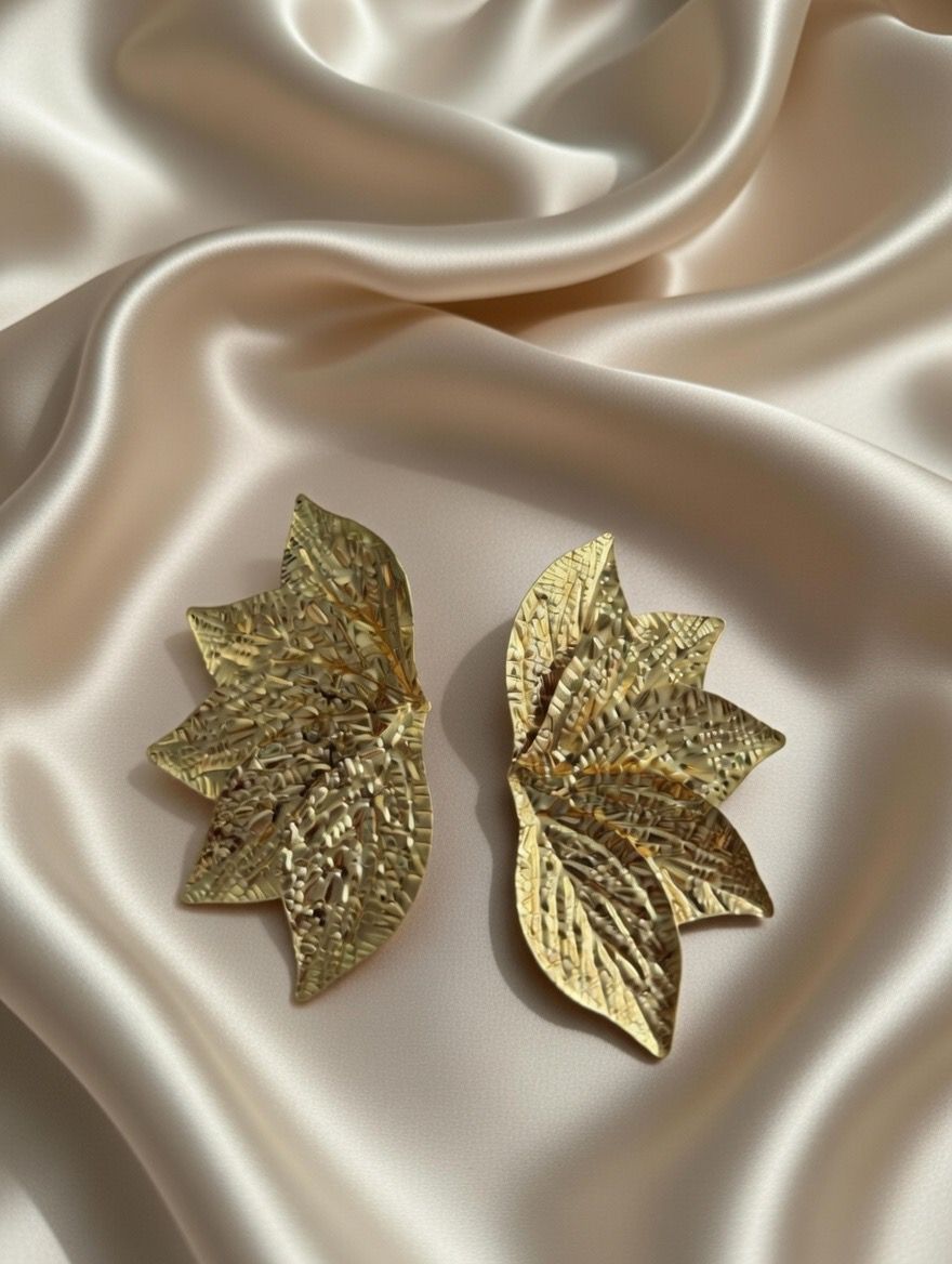 🍂 Kolczyki statement – duże teksturowane liście • efektowny design